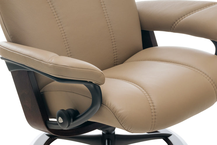 Stressless Consul Chair and Ottoman (Medium)